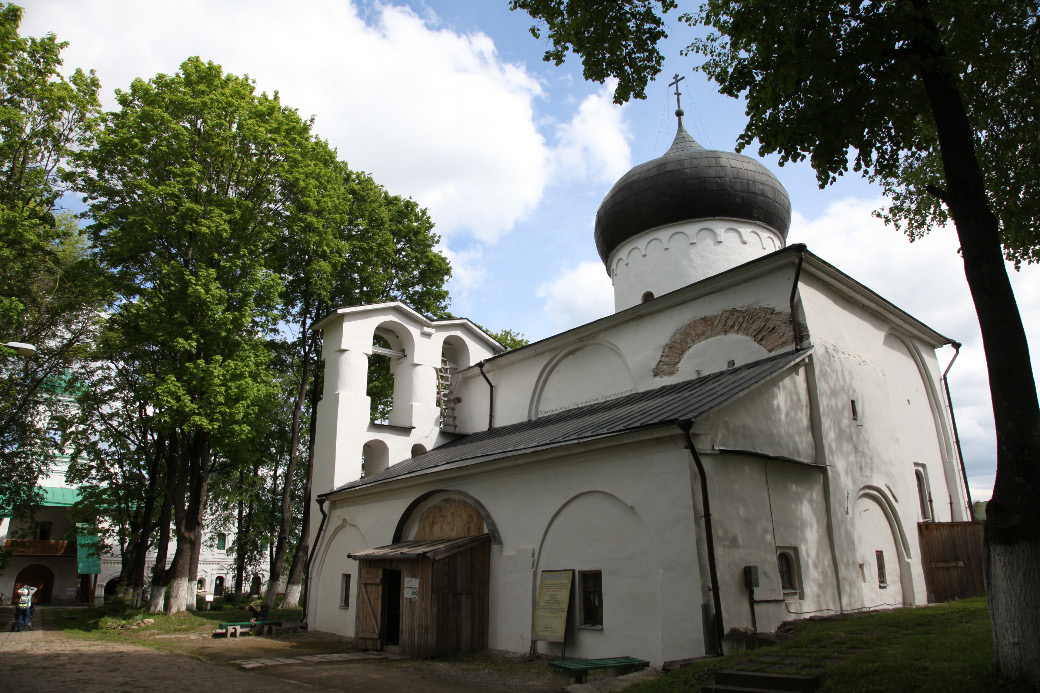 Адрес монастыря. Спасский собор Мирожского монастыря. Спасо-Преображенский собор Мирожского монастыря в Пскове. Храм Спаса Мирожского монастыря в Пскове. Мирожский монастырь Псков 12 в.